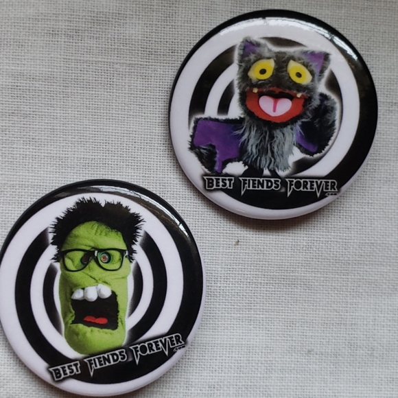 Comic Con promo buttons/ pins - Picture 3 of 6